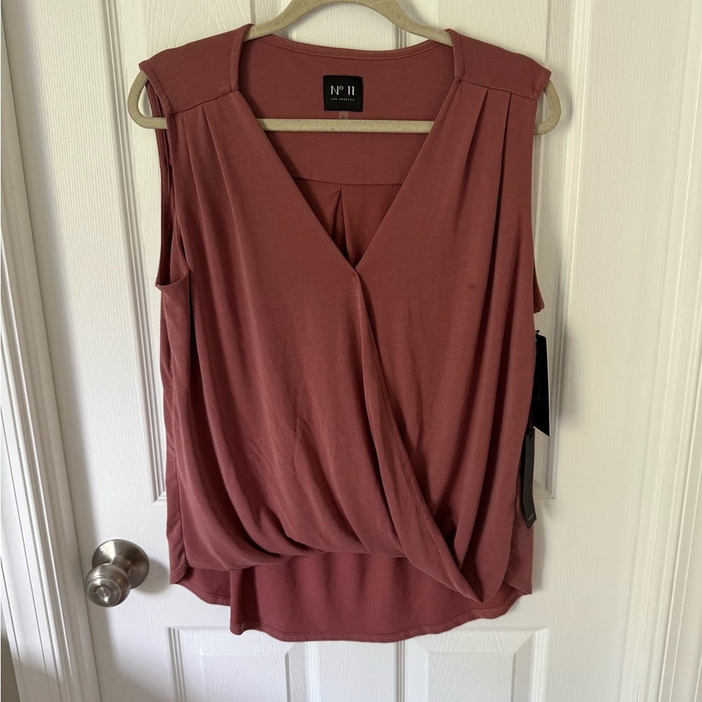 No. 11 Los Angeles Sleeveless Draped Surplice Top – XL